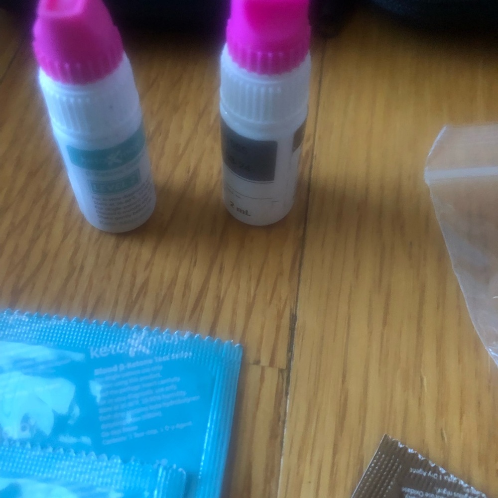 Keto-Mojo GK+ Blood Glucose & β-Ketone Monitoring System - Teal/White - Picture 7 of 9
